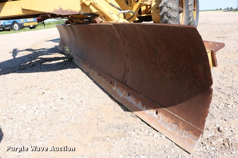 image for item DD0225 1982 Galion A500 motor grader