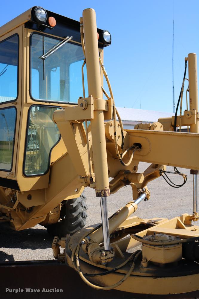 image for item DD0225 1982 Galion A500 motor grader