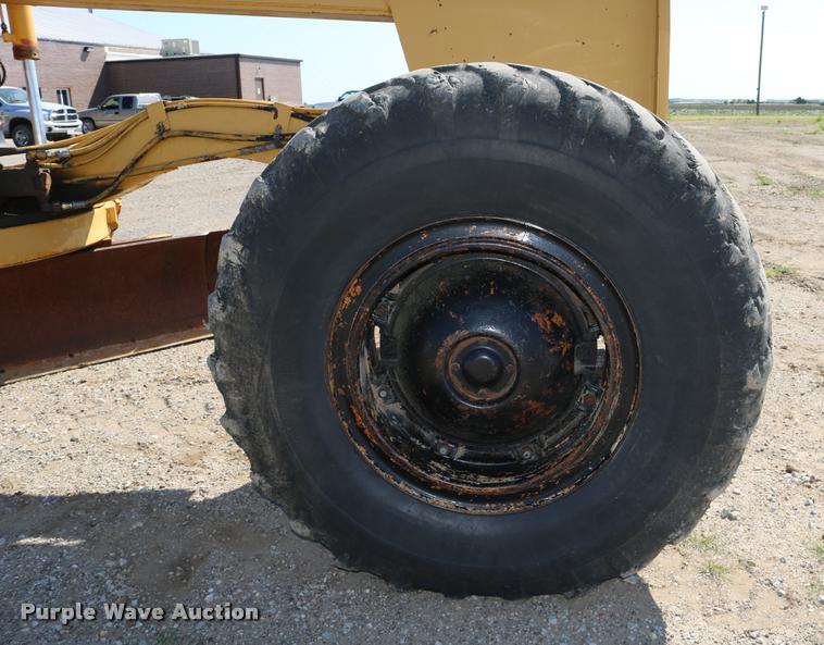 image for item DD0225 1982 Galion A500 motor grader
