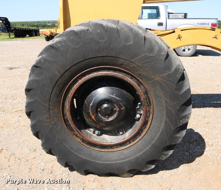 image for item DD0225 1982 Galion A500 motor grader