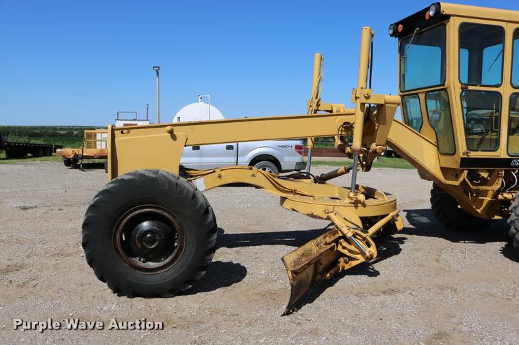 image for item DD0225 1982 Galion A500 motor grader