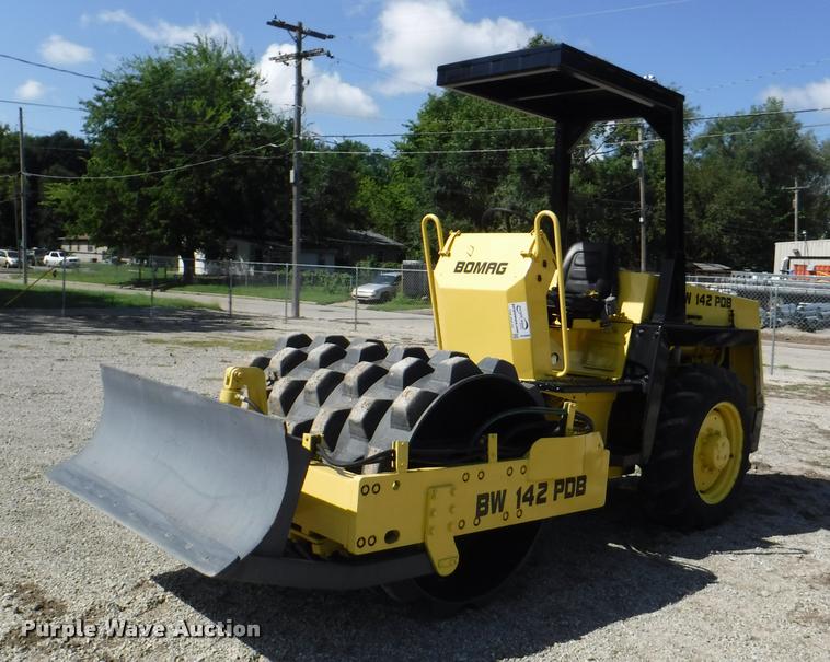 image for item DD0868 1987 Bomag BW142PDB padfoot roller