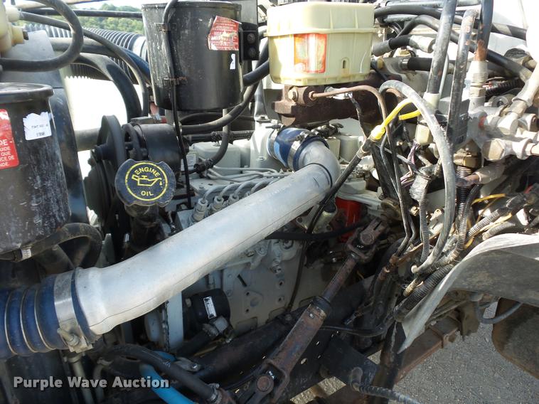 image for item DD1561 1998 Ford F800 truck cab and chassis