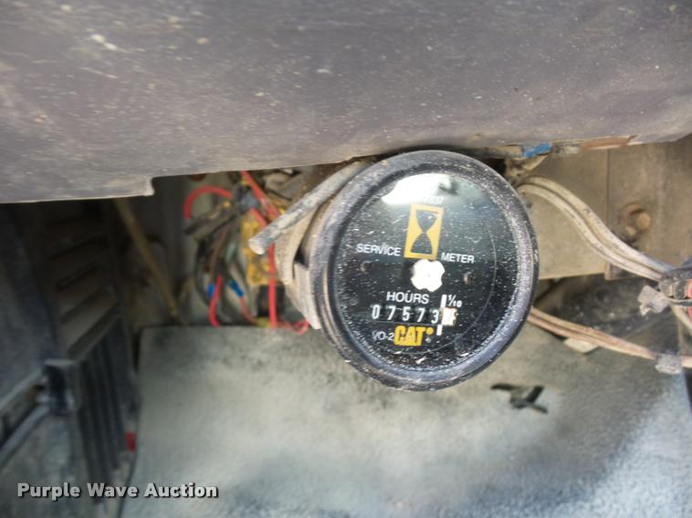 image for item DD1561 1998 Ford F800 truck cab and chassis