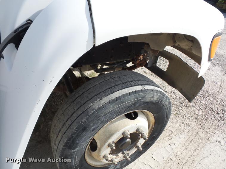 image for item DD1562 1997 Ford F800 truck cab and chassis