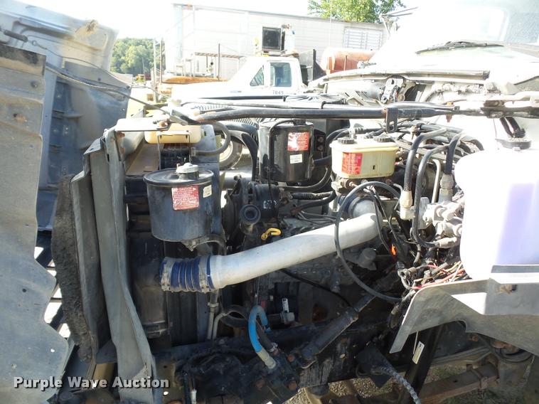 image for item DD1562 1997 Ford F800 truck cab and chassis