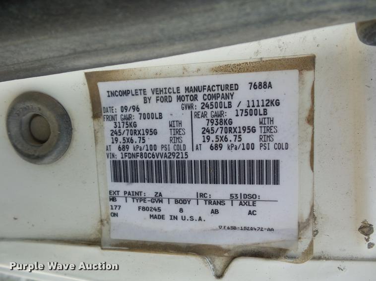 image for item DD1562 1997 Ford F800 truck cab and chassis