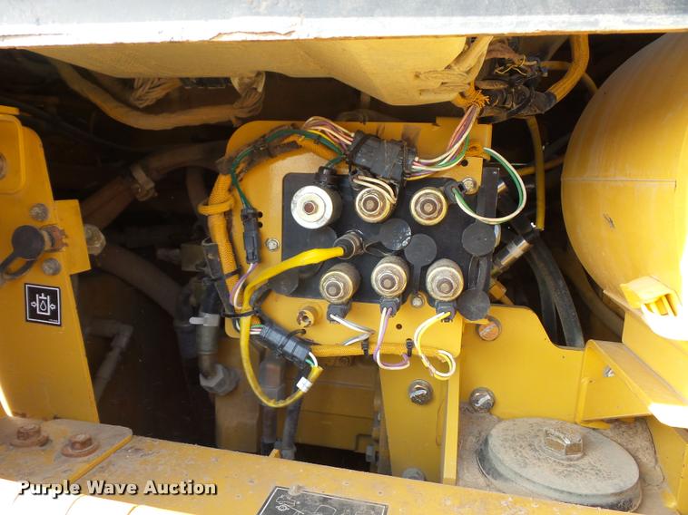 image for item DD1567 2004 Caterpillar 963C track loader