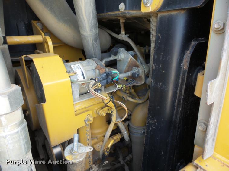 image for item DD1567 2004 Caterpillar 963C track loader