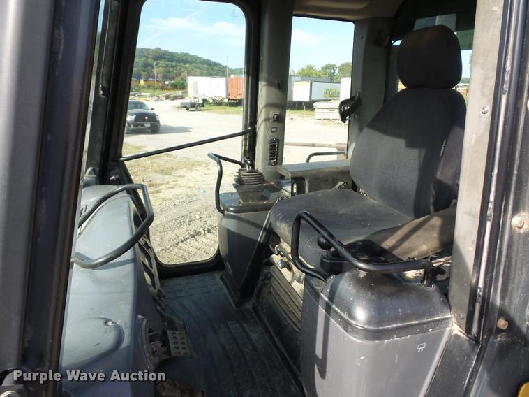 image for item DD1567 2004 Caterpillar 963C track loader