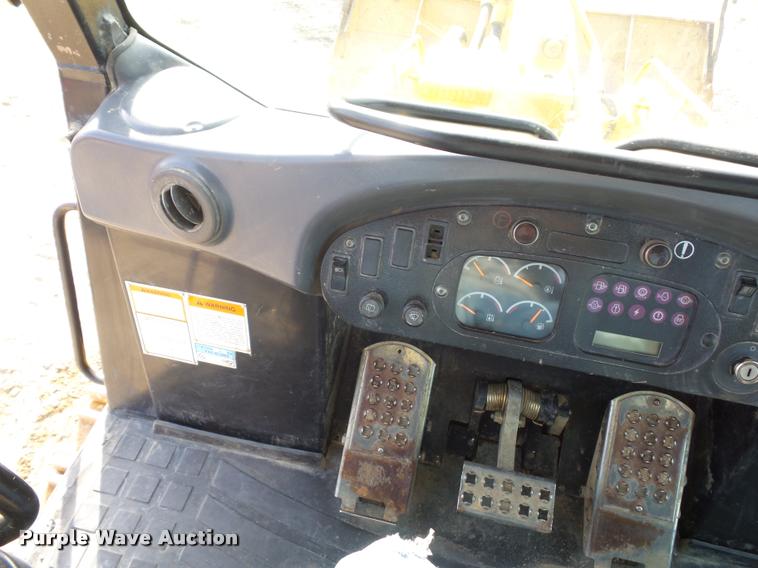 image for item DD1567 2004 Caterpillar 963C track loader