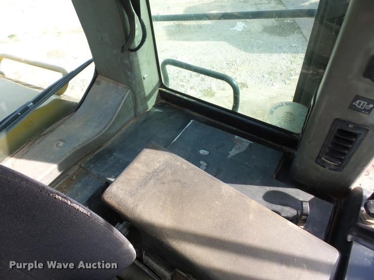 image for item DD1567 2004 Caterpillar 963C track loader