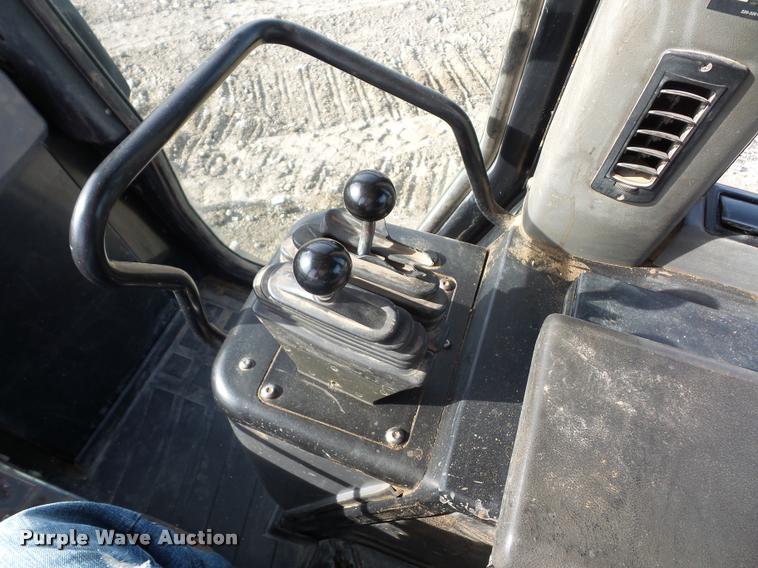 image for item DD1567 2004 Caterpillar 963C track loader