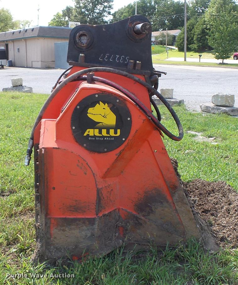 image for item DD1583 2011 Allu DH-3-17 crushing/screening bucket