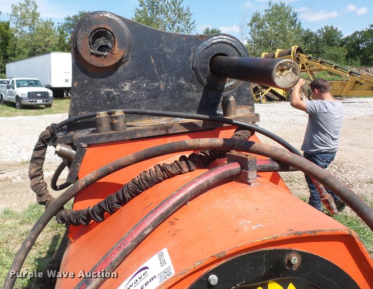 image for item DD1583 2011 Allu DH-3-17 crushing/screening bucket