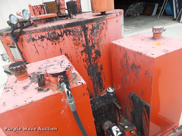 image for item DF9319 2002 Crafco EZ Pour melter applicator