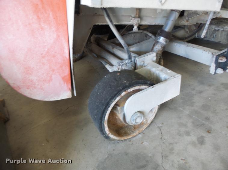 image for item DF9320 2005 Husqvarna RS8500D concrete saw