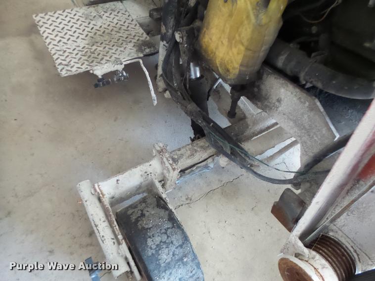 image for item DF9320 2005 Husqvarna RS8500D concrete saw