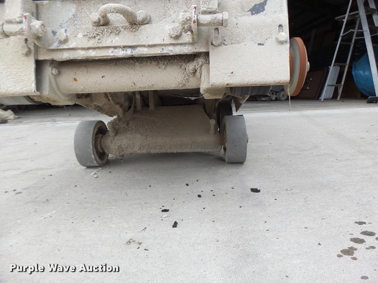 image for item DF9322 2010 Husqvarna FS6600 concrete saw