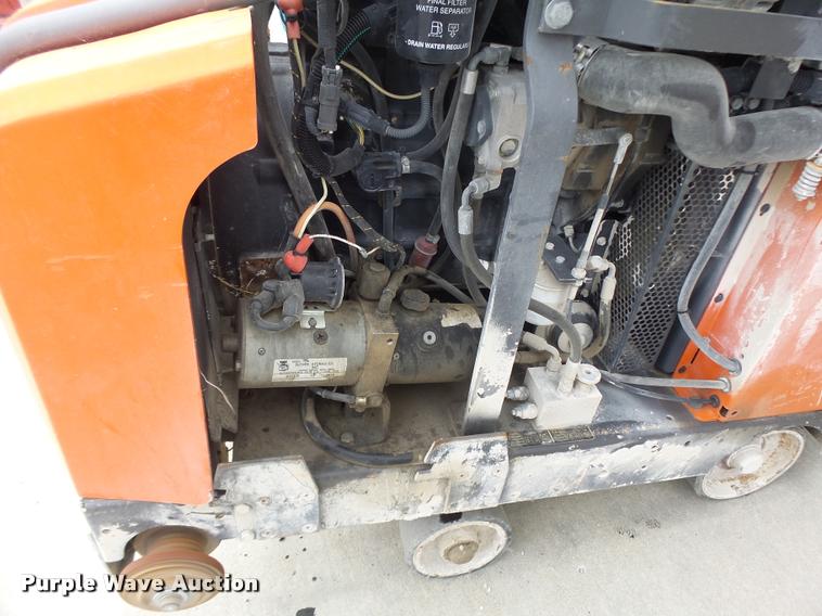 image for item DF9322 2010 Husqvarna FS6600 concrete saw