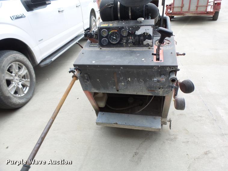 image for item DF9323 2008 Husqvarna FS6600D concrete saw