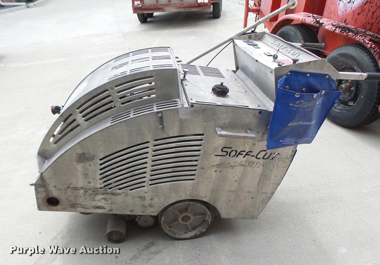 image for item DF9325 Soft Cut GX4200 concrete saw