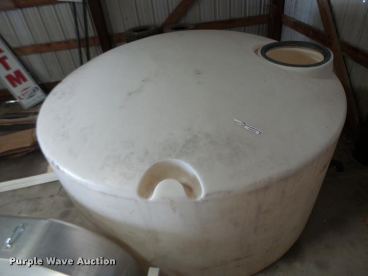 image for item DF9328 Poly tank