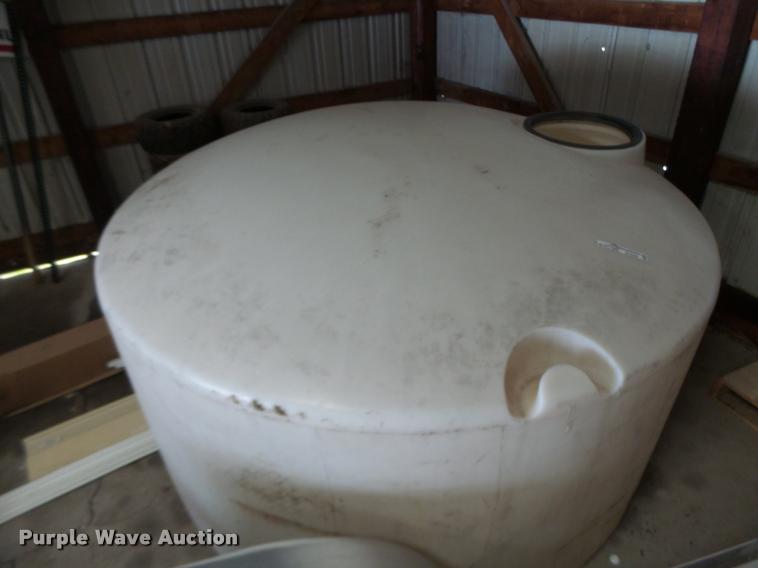 image for item DF9328 Poly tank
