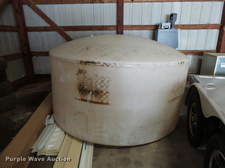 image for item DF9328 Poly tank