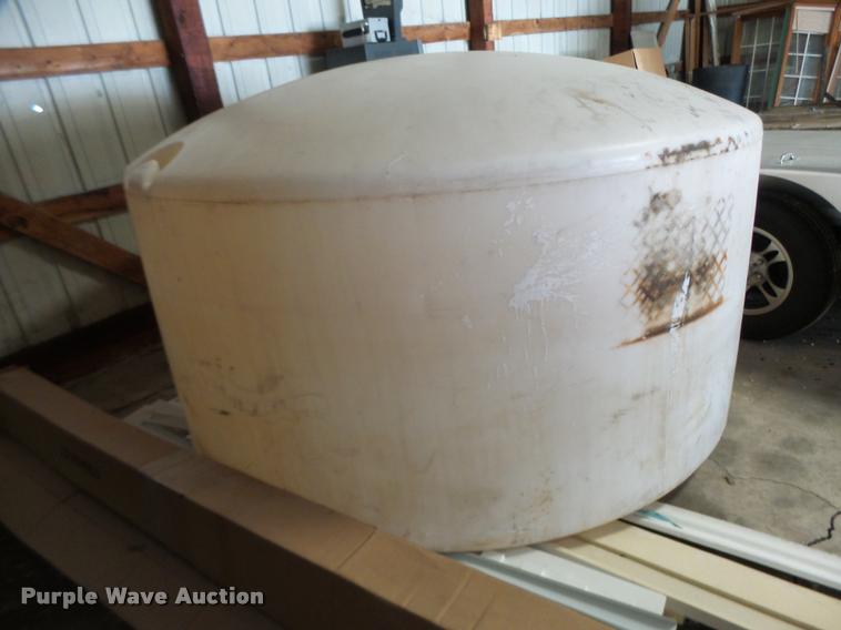 image for item DF9328 Poly tank