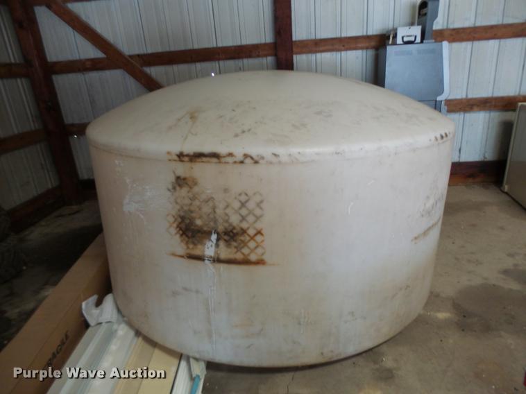 image for item DF9328 Poly tank