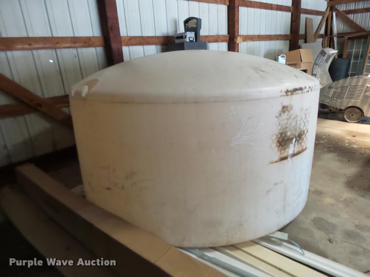 image for item DF9328 Poly tank