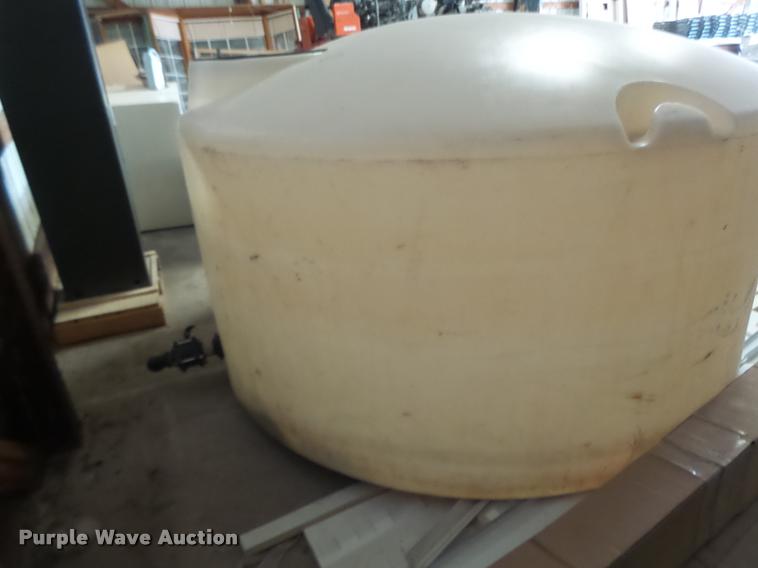 image for item DF9328 Poly tank