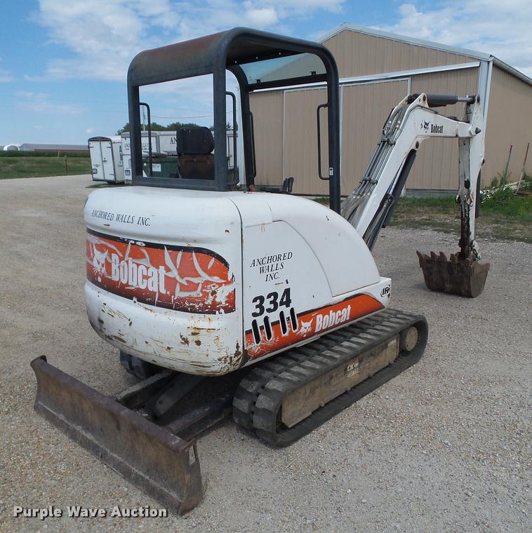 image for item DH9372 2002 Bobcat 334D compact excavator