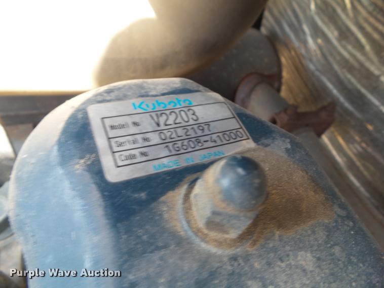 image for item DH9372 2002 Bobcat 334D compact excavator