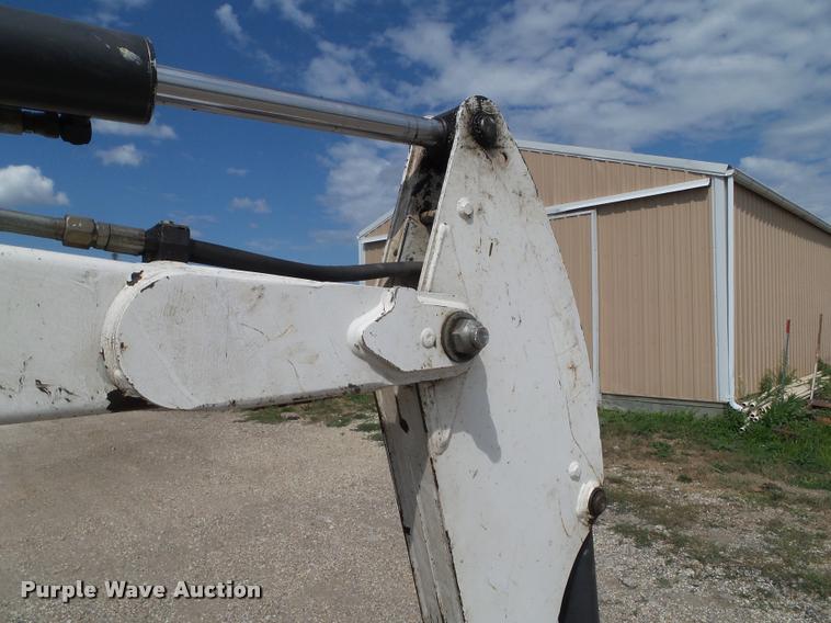 image for item DH9372 2002 Bobcat 334D compact excavator