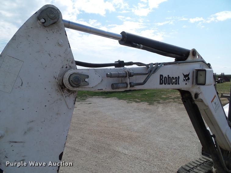 image for item DH9372 2002 Bobcat 334D compact excavator