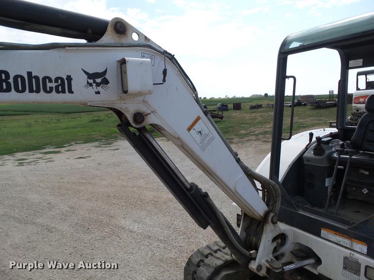 image for item DH9372 2002 Bobcat 334D compact excavator