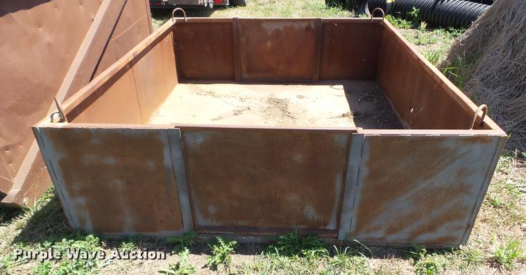 image for item DH9373 Gravel box