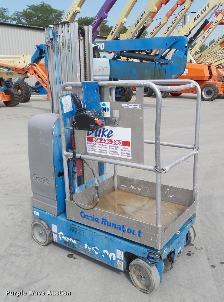 image for item DH9398 2007 Genie GR20 boom lift