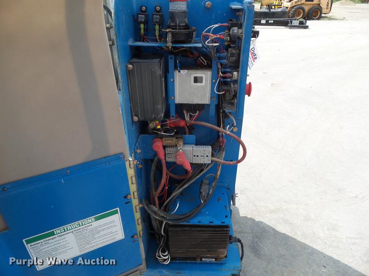 image for item DH9398 2007 Genie GR20 boom lift