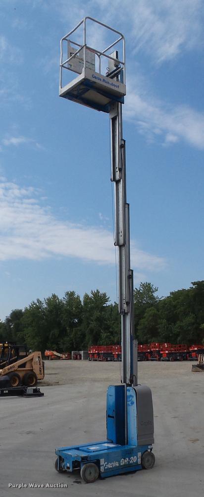 image for item DH9398 2007 Genie GR20 boom lift
