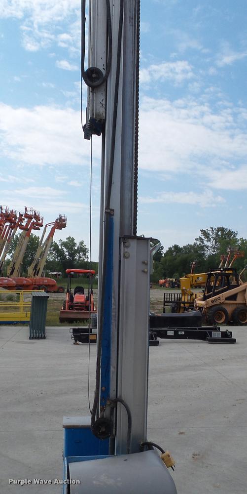 image for item DH9398 2007 Genie GR20 boom lift