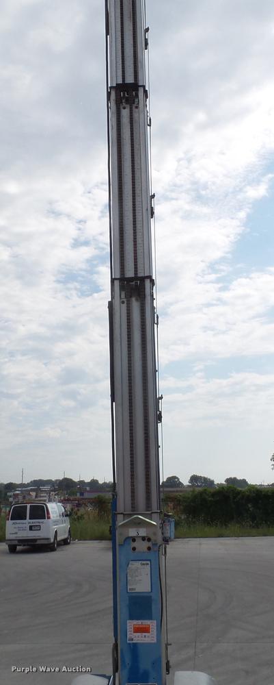 image for item DH9398 2007 Genie GR20 boom lift