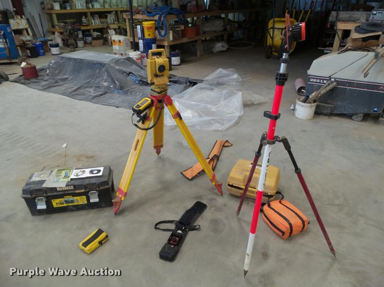 image for item DH9411 Topcon GTS-229 electronic total station