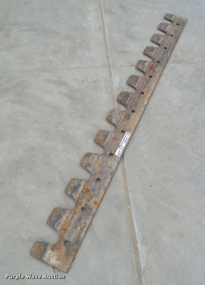 Bobcat skid steer bucket bolton cutting edge in Lake City, IA Item