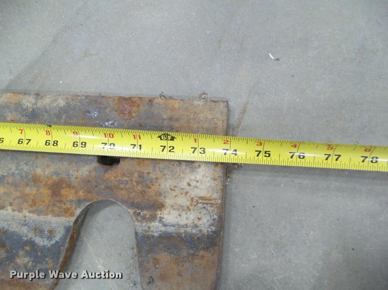 Bobcat skid steer bucket bolton cutting edge in Lake City, IA Item