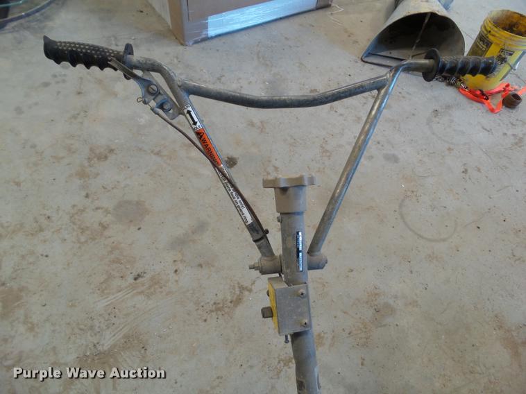 image for item DH9416 MBW F46/4 trowel