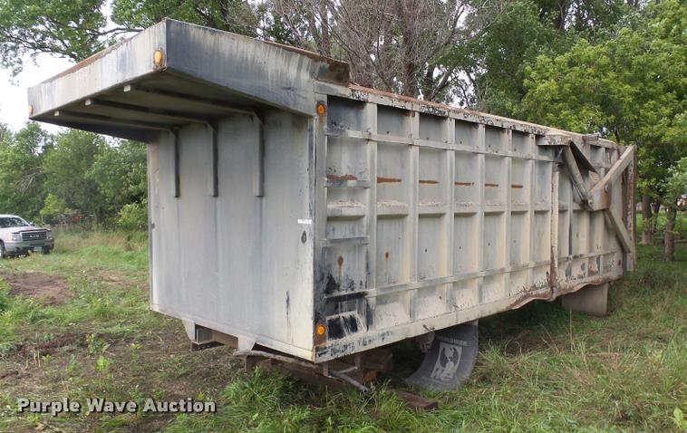 image for item DH9705 2009 Reynolds Truck Equipment dump bed