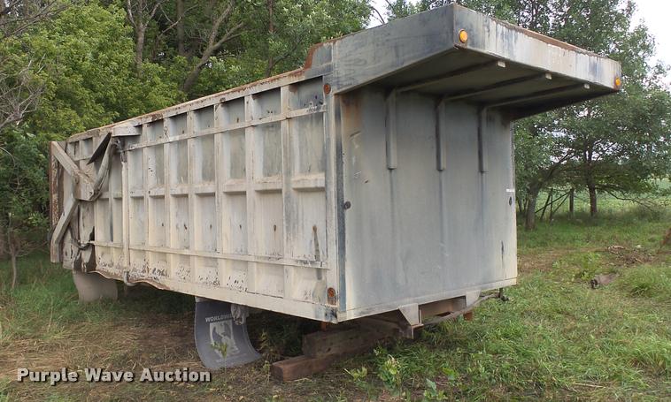 image for item DH9705 2009 Reynolds Truck Equipment dump bed